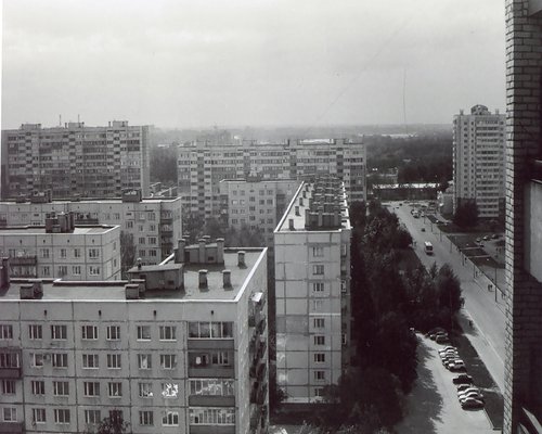 Widok na warszawskie budynki biurowe i ulice